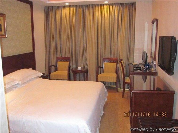 Vienna Hotel In Pinghu Square Shenzhen Oda fotoğraf